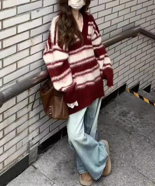 STAY MOTION（ステイモーション）の「【WEB限定】ボーダー柄Vネックニットトップス［韓国ファッション カジュアル］（ニット/セーター・レディース・レッド/グレー/ブラック・F）」の5枚目の写真