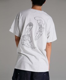 DELUXE（デラックス）の「DELUXE x BEAVIS AND BUTT HEAD　SPACE SUCK TEE（Tシャツ/カットソー）」