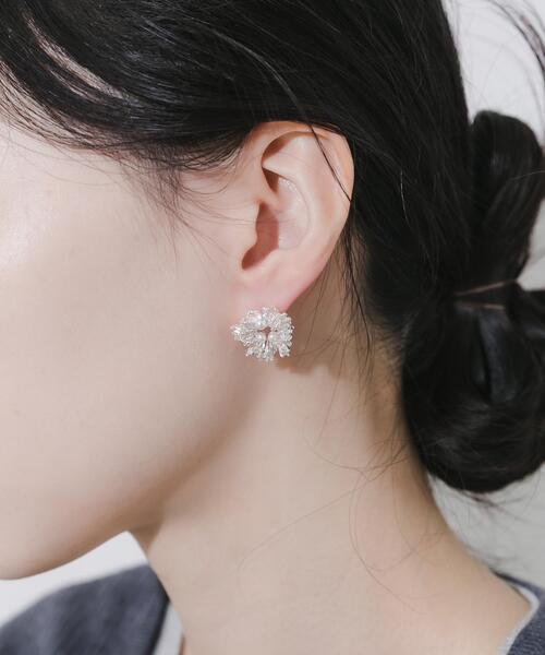 SMELLY（スメリー）の「スパークルビジューパールピアス（ピアス（両耳用）・レディース・シルバー系その他・-）」の3枚目の写真