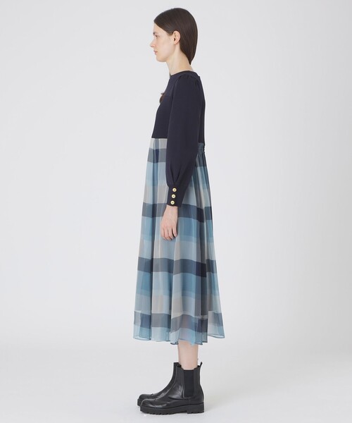 BLUE LABEL CRESTBRIDGE（ブルーレーベルクレストブリッジ）の「シフォンコンビドレス（ワンピース・レディース・ベージュ系その他2/レッド/ブルー系その他2・40/38/36）」の15枚目の写真