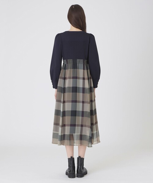 BLUE LABEL CRESTBRIDGE（ブルーレーベルクレストブリッジ）の「シフォンコンビドレス（ワンピース・レディース・ベージュ系その他2/レッド/ブルー系その他2・40/38/36）」の8枚目の写真