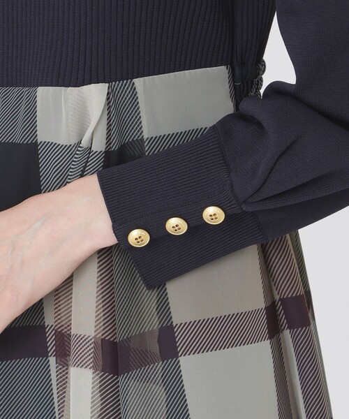 BLUE LABEL CRESTBRIDGE（ブルーレーベルクレストブリッジ）の「シフォンコンビドレス（ワンピース・レディース・ベージュ系その他2/レッド/ブルー系その他2・40/38/36）」の5枚目の写真