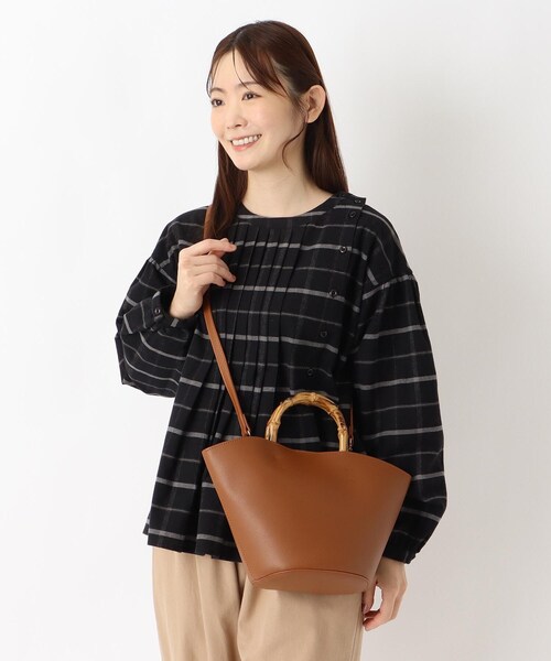 one'sterrace(ワンズテラス)の「SE バンブーライク2WAYトート(トートバッグ・レディース・ダークブラウン系8/ライトグレー系8/ブラック系8・99)」の19枚目の写真