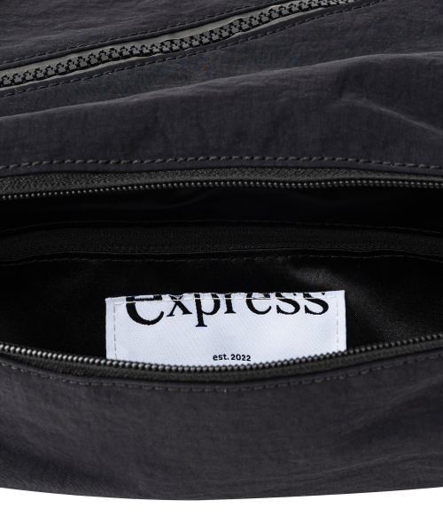 Express Holiday(エクスプレスホリデー)の「トレイルクロスバッグ_ブラック(メッセンジャーバッグ・レディース・その他・ONE SIZE)」の4枚目の写真