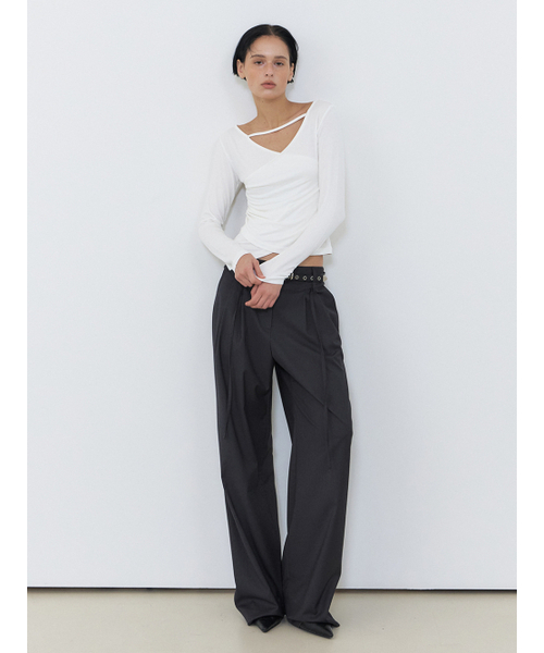 ETMON（エトモン）の「Unbalance Strap T-Shirt, Ivory（Tシャツ/カットソー・レディース・その他・FREE）」の4枚目の写真