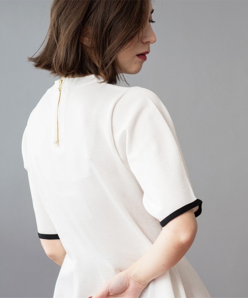 OPAQUE.CLIP(オペークドットクリップ)の「配色ライン ペプラムニット(ニット/セーター・レディース・ブラック系4/ホワイト系5/グレー系4/ブラック/ブルー系その他・38)」の6枚目の写真