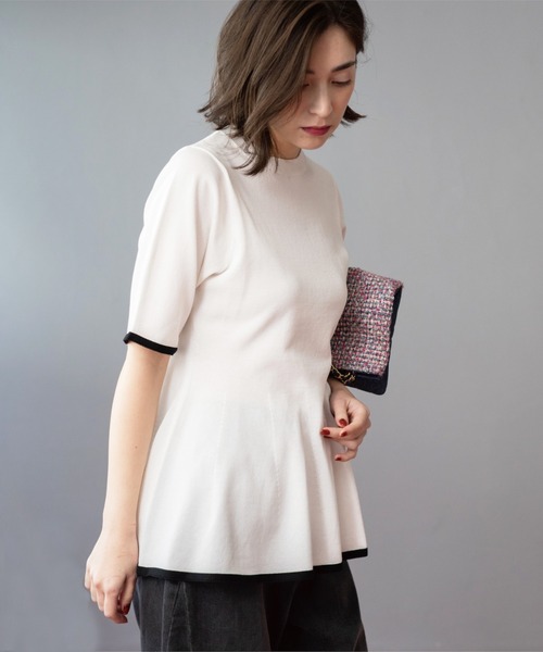 OPAQUE.CLIP(オペークドットクリップ)の「配色ライン ペプラムニット(ニット/セーター・レディース・ブラック系4/ホワイト系5/グレー系4/ブラック/ブルー系その他・38)」の8枚目の写真