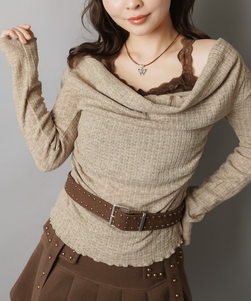 SPINNS（スピンズ）の「ドレープレイヤードで魅せる ベルト付きニュアンストップス（ニット/セーター・レディース・チャコール/アイボリー/グレイッシュベージュ・ONESIZE）」の3枚目の写真