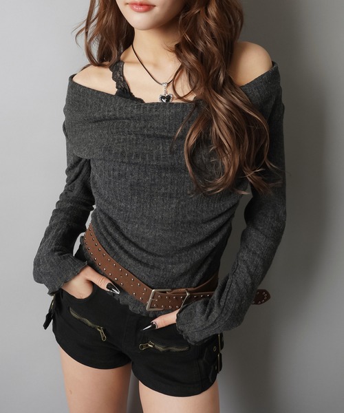 SPINNS（スピンズ）の「ドレープレイヤードで魅せる ベルト付きニュアンストップス（ニット/セーター・レディース・チャコール/アイボリー/グレイッシュベージュ・ONESIZE）」の21枚目の写真