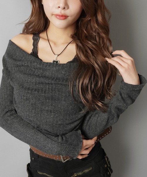 SPINNS（スピンズ）の「ドレープレイヤードで魅せる ベルト付きニュアンストップス（ニット/セーター・レディース・チャコール/アイボリー/グレイッシュベージュ・ONESIZE）」の17枚目の写真