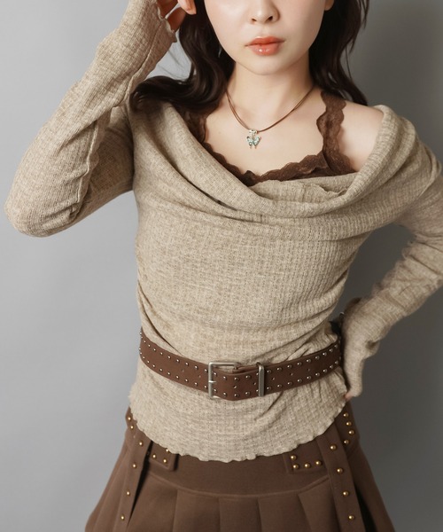 SPINNS（スピンズ）の「ドレープレイヤードで魅せる ベルト付きニュアンストップス（ニット/セーター・レディース・チャコール/アイボリー/グレイッシュベージュ・ONESIZE）」の11枚目の写真