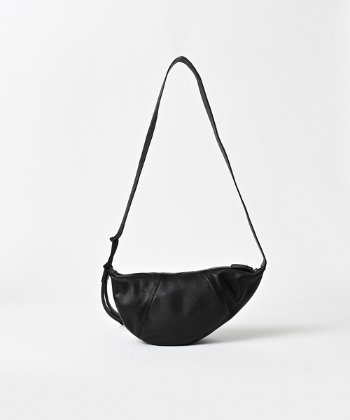 ADAM PATEK(アダムパテック)の「【ADAMPATEK】 water repellent leather mini shoulder bag 撥水レザーミニショルダーバッグ(ボディバッグ/ウエストポーチ・メンズ・ブラック・FREE)」の4枚目の写真