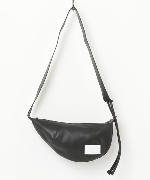 ADAM PATEK(アダムパテック)の「【ADAMPATEK】 water repellent leather mini shoulder bag 撥水レザーミニショルダーバッグ(ボディバッグ/ウエストポーチ・メンズ・ブラック・FREE)」の6枚目の写真