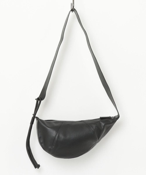 ADAM PATEK(アダムパテック)の「【ADAMPATEK】 water repellent leather mini shoulder bag 撥水レザーミニショルダーバッグ(ボディバッグ/ウエストポーチ・メンズ・ブラック・FREE)」の7枚目の写真