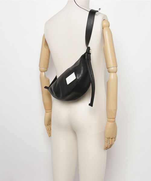 ADAM PATEK(アダムパテック)の「【ADAMPATEK】 water repellent leather mini shoulder bag 撥水レザーミニショルダーバッグ(ボディバッグ/ウエストポーチ・メンズ・ブラック・FREE)」の12枚目の写真
