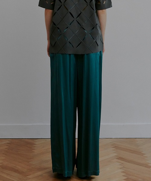 LE CIEL BLEU(ルシェルブルー)の「ピグメントダイリラクスドパンツ / Pigment-Dyed Relaxed Pants(その他パンツ・レディース・ライトイエロー/ライトグリーン・34/36)」の7枚目の写真
