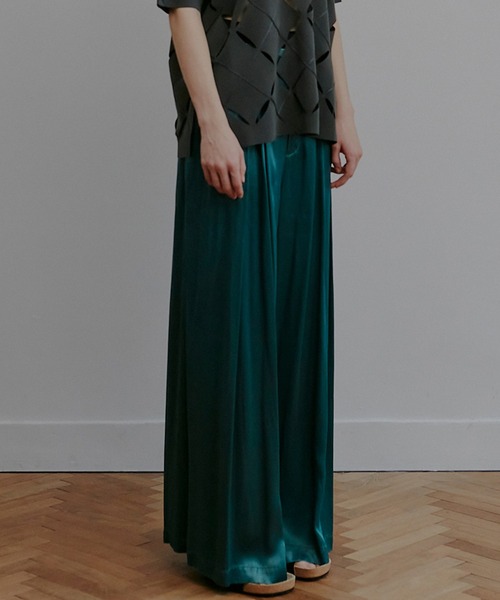 LE CIEL BLEU(ルシェルブルー)の「ピグメントダイリラクスドパンツ / Pigment-Dyed Relaxed Pants(その他パンツ・レディース・ライトイエロー/ライトグリーン・34/36)」の5枚目の写真