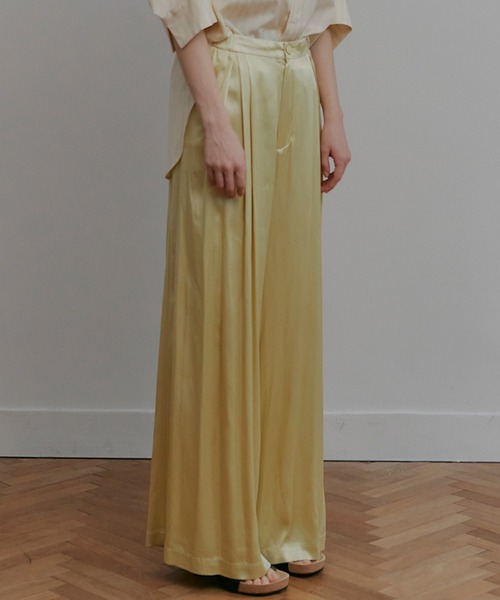 LE CIEL BLEU(ルシェルブルー)の「ピグメントダイリラクスドパンツ / Pigment-Dyed Relaxed Pants(その他パンツ・レディース・ライトイエロー/ライトグリーン・34/36)」の9枚目の写真