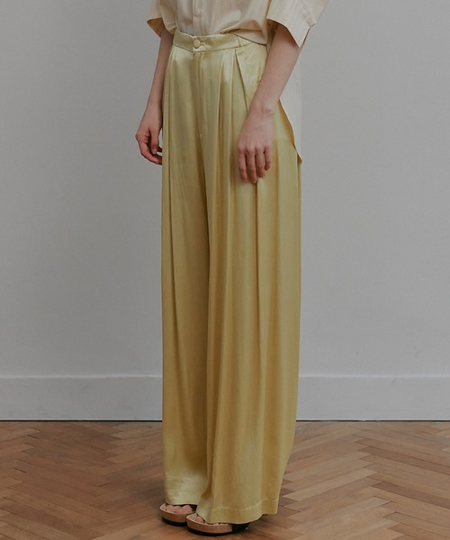 LE CIEL BLEU(ルシェルブルー)の「ピグメントダイリラクスドパンツ / Pigment-Dyed Relaxed Pants(その他パンツ・レディース・ライトイエロー/ライトグリーン・34/36)」の8枚目の写真