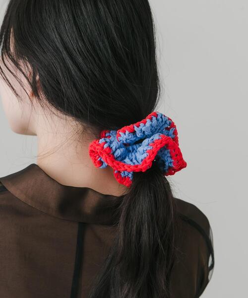 SMELLY（スメリー）の「バイカラーニットシュシュ（シュシュ・レディース・ブラック系その他/ブルー系その他・-）」の3枚目の写真