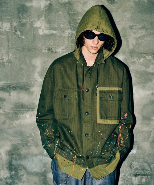 glamb(グラム)の「Remake Hood Military Shirt / リメイクフードミリタリーシャツ(シャツ/ブラウス・メンズ・ブラック/カーキ・S/M/L)」の1枚目の写真