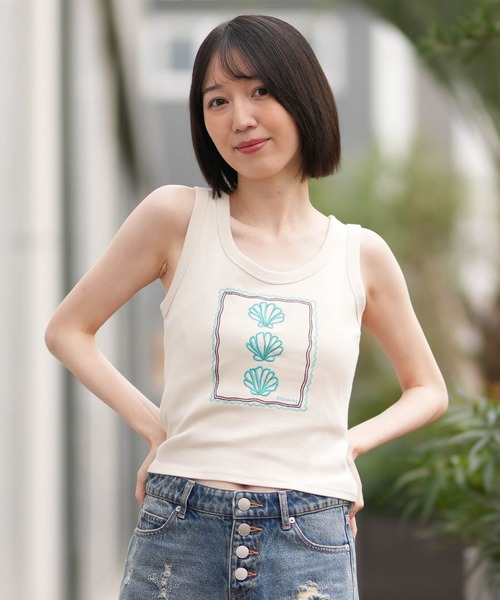 BILLABONG（ビラボン）の「BILLABONG/ビラボン タンクトップ ショート丈 BG013362（タンクトップ・レディース・スミクロ/グリーン/ピンク/オフホワイト・M）」の2枚目の写真