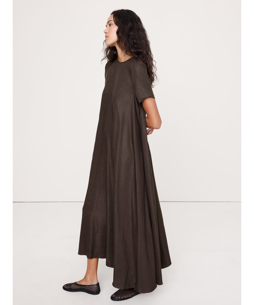 Banana Republic(バナナリパブリック)の「ビスコース リネン トラペーズ マキシ ドレス(ワンピース・レディース・ブラウン/ピンク・L/M/S/XS)」の5枚目の写真