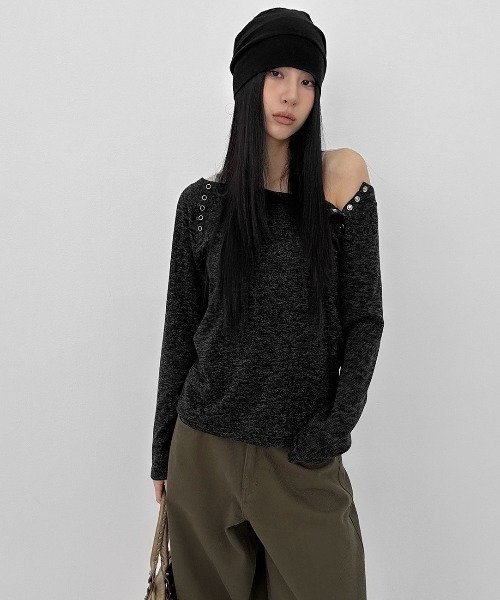 BLACKUP（ブラックアップ）の「[MADE] ミックスカラーボタンオフショルニットT（Tシャツ/カットソー・レディース・グレー/チャコール・FREE）」の4枚目の写真