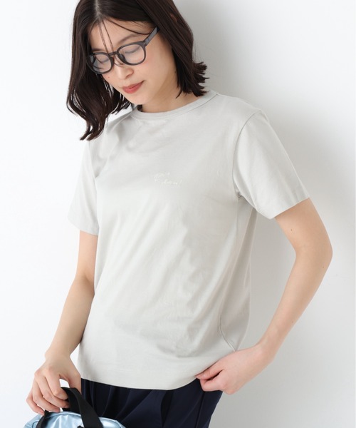 human woman(ヒューマンウーマン)の「◆Bonne chance 刺繍ロゴTシャツ(Tシャツ/カットソー・レディース・レッド/ブラウン/グレー・MEDIUM)」の1枚目の写真