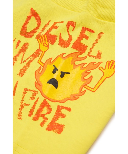 DIESEL(ディーゼル)の「ベビー ショートパンツ PENDB(スウェットパンツ・キッズ・イエロー/ネイビー・18M/24M/12M/36M)」の5枚目の写真