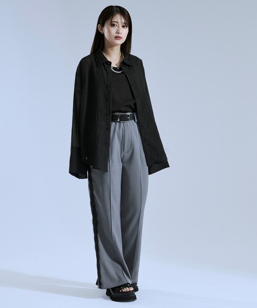 Ellno Loset(エルノロゼット)の「ストライプシアーアームスリットシャツ(シャツ/ブラウス・メンズ・オフホワイト/ブラック/ダークブルー・MEDIUM/SMALL/LARGE)」の6枚目の写真