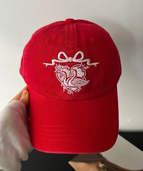 Vipoa（ヴィポア）の「Heart Swan Ribbon Cap（キャップ・レディース・ネイビー/レッド/ピンク・FREE）」の13枚目の写真