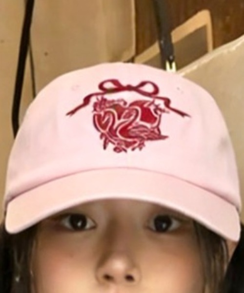 Vipoa（ヴィポア）の「Heart Swan Ribbon Cap（キャップ・レディース・ネイビー/レッド/ピンク・FREE）」の16枚目の写真