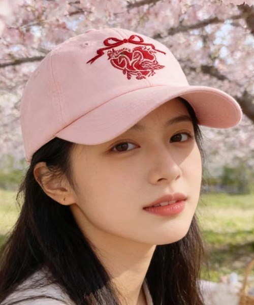 Vipoa（ヴィポア）の「Heart Swan Ribbon Cap（キャップ・レディース・ネイビー/レッド/ピンク・FREE）」の17枚目の写真