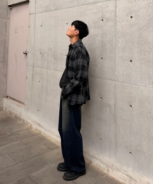 NONBLANK(ノンブランク)の「ワイドカーブデニムパンツ_INDIGO(その他パンツ・メンズ・ダークネイビー・MEDIUM/LARGE/X-LARGE)」の14枚目の写真