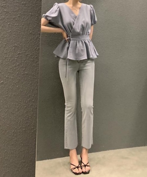 Teem Store(チームストア)の「ウエストマークカシュクールVネックブラウス(シャツ/ブラウス・レディース・ホワイト/ブラウン/ブルー・M/S)」の11枚目の写真