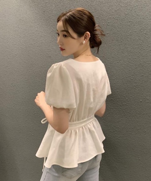 Teem Store(チームストア)の「ウエストマークカシュクールVネックブラウス(シャツ/ブラウス・レディース・ホワイト/ブラウン/ブルー・M/S)」の19枚目の写真