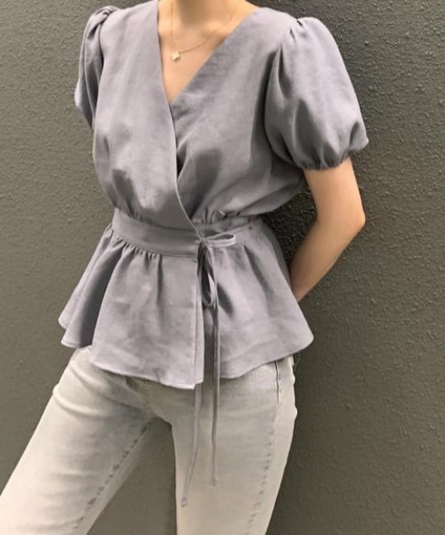 Teem Store(チームストア)の「ウエストマークカシュクールVネックブラウス(シャツ/ブラウス・レディース・ホワイト/ブラウン/ブルー・M/S)」の9枚目の写真