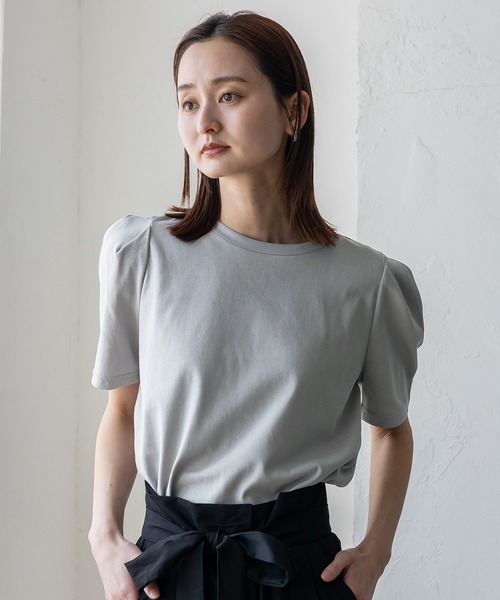 VitaFelice(ヴィータフェリーチェ)の「UVカット&接触冷感パフスリーブ半袖Tシャツ 汗染み防止加工(Tシャツ/カットソー・レディース・オフホワイト/スミクロ/グレー・FREE)」の9枚目の写真