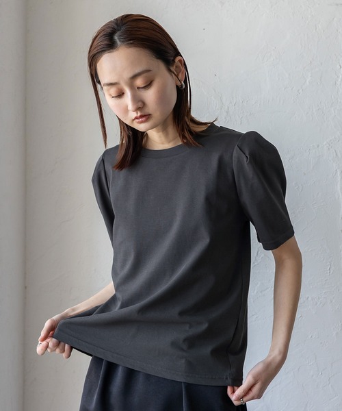 VitaFelice(ヴィータフェリーチェ)の「UVカット&接触冷感パフスリーブ半袖Tシャツ 汗染み防止加工(Tシャツ/カットソー・レディース・オフホワイト/スミクロ/グレー・FREE)」の21枚目の写真