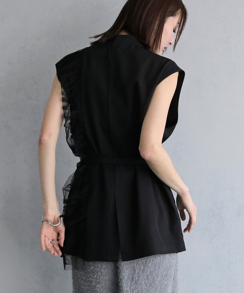 &g'aime(アンジェム)の「【&g'aime 】ギャザー切替ベスト Gathered Panelled Vest(ベスト・レディース・チャコールグレー/ブラック・FREE)」の9枚目の写真