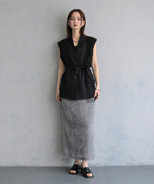 &g'aime(アンジェム)の「【&g'aime 】ギャザー切替ベスト Gathered Panelled Vest(ベスト・レディース・チャコールグレー/ブラック・FREE)」の11枚目の写真