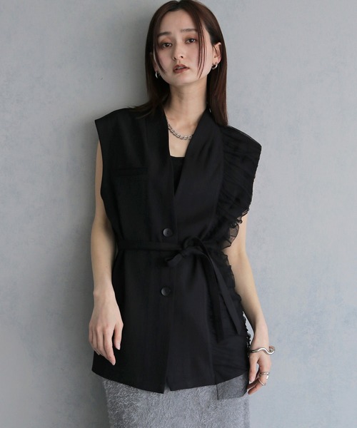 &g'aime(アンジェム)の「【&g'aime 】ギャザー切替ベスト Gathered Panelled Vest(ベスト・レディース・チャコールグレー/ブラック・FREE)」の3枚目の写真