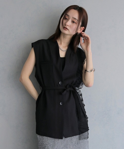 &g'aime(アンジェム)の「【&g'aime 】ギャザー切替ベスト Gathered Panelled Vest(ベスト・レディース・チャコールグレー/ブラック・FREE)」の4枚目の写真