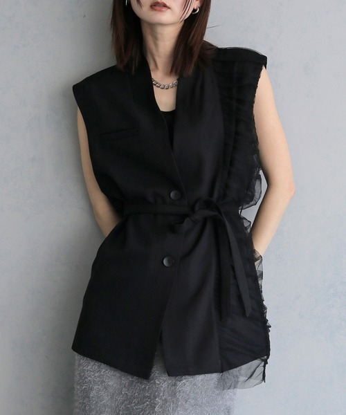 &g'aime(アンジェム)の「【&g'aime 】ギャザー切替ベスト Gathered Panelled Vest(ベスト・レディース・チャコールグレー/ブラック・FREE)」の6枚目の写真