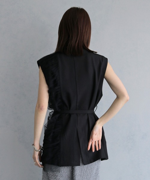 &g'aime(アンジェム)の「【&g'aime 】ギャザー切替ベスト Gathered Panelled Vest(ベスト・レディース・チャコールグレー/ブラック・FREE)」の8枚目の写真