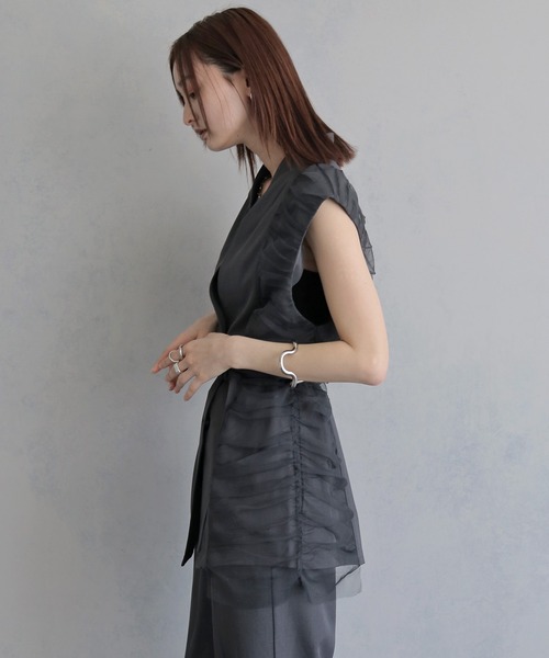 &g'aime(アンジェム)の「【&g'aime 】ギャザー切替ベスト Gathered Panelled Vest(ベスト・レディース・チャコールグレー/ブラック・FREE)」の20枚目の写真