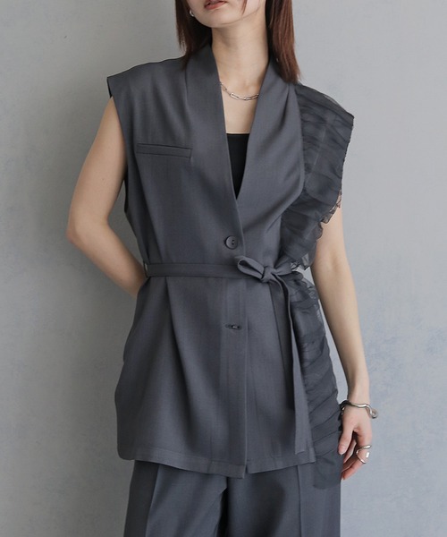 &g'aime(アンジェム)の「【&g'aime 】ギャザー切替ベスト Gathered Panelled Vest(ベスト・レディース・チャコールグレー/ブラック・FREE)」の17枚目の写真