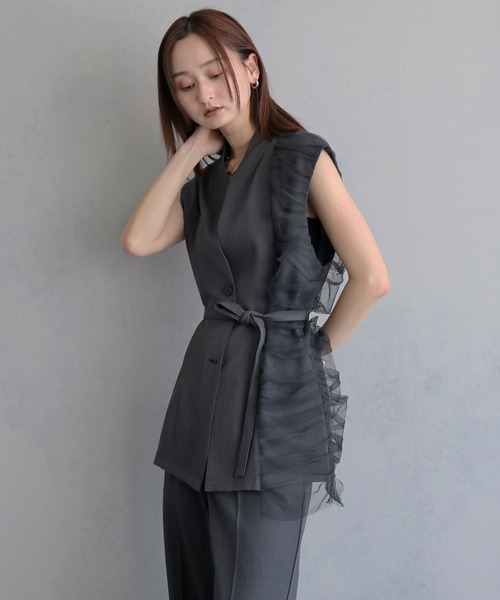 &g'aime(アンジェム)の「【&g'aime 】ギャザー切替ベスト Gathered Panelled Vest(ベスト・レディース・チャコールグレー/ブラック・FREE)」の18枚目の写真