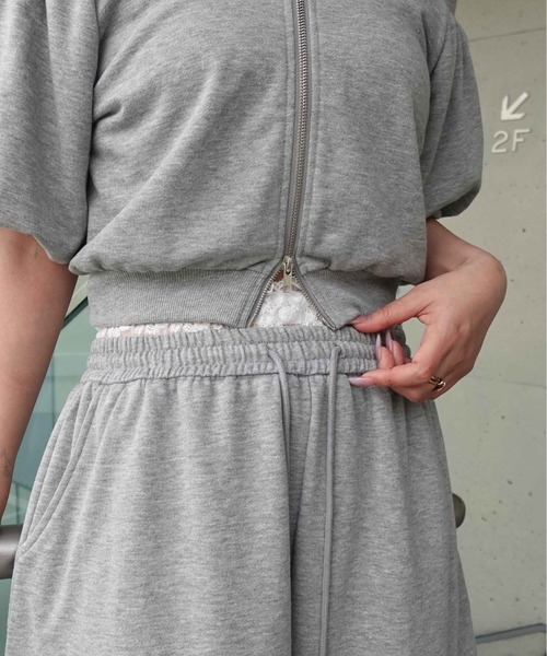 SOELA(ソエラ)の「【INGNI SOELA】レースレイヤードサイドカットスウェットパンツ/WEB限定(スウェットパンツ・レディース・グレー/ブラック/アイボリー・M)」の11枚目の写真